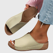 Céleste Ardenne | White Open-Toe Wedge Slides