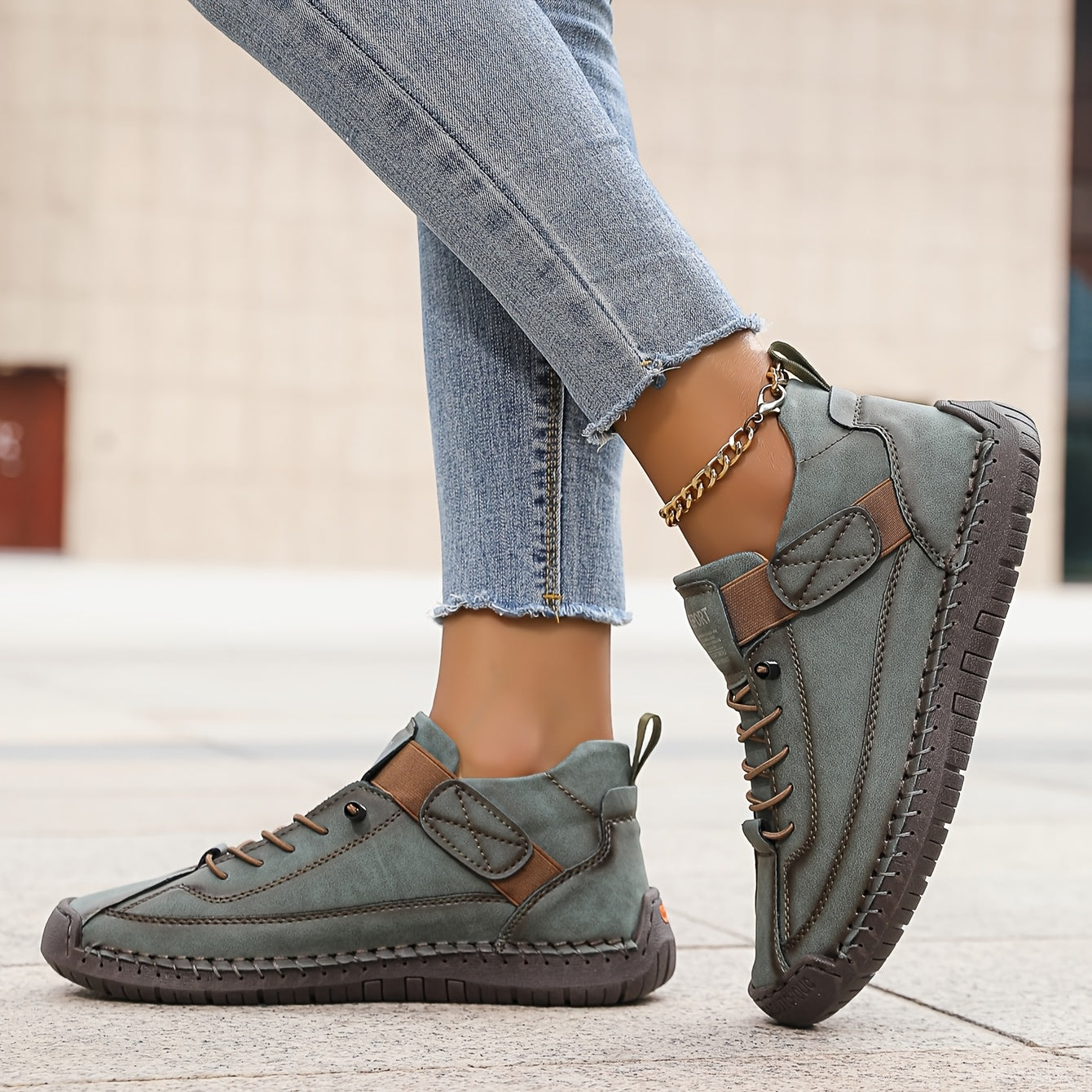 Elspeth Cavendish | Orthopedic Comfort Sneakers in Sage Green