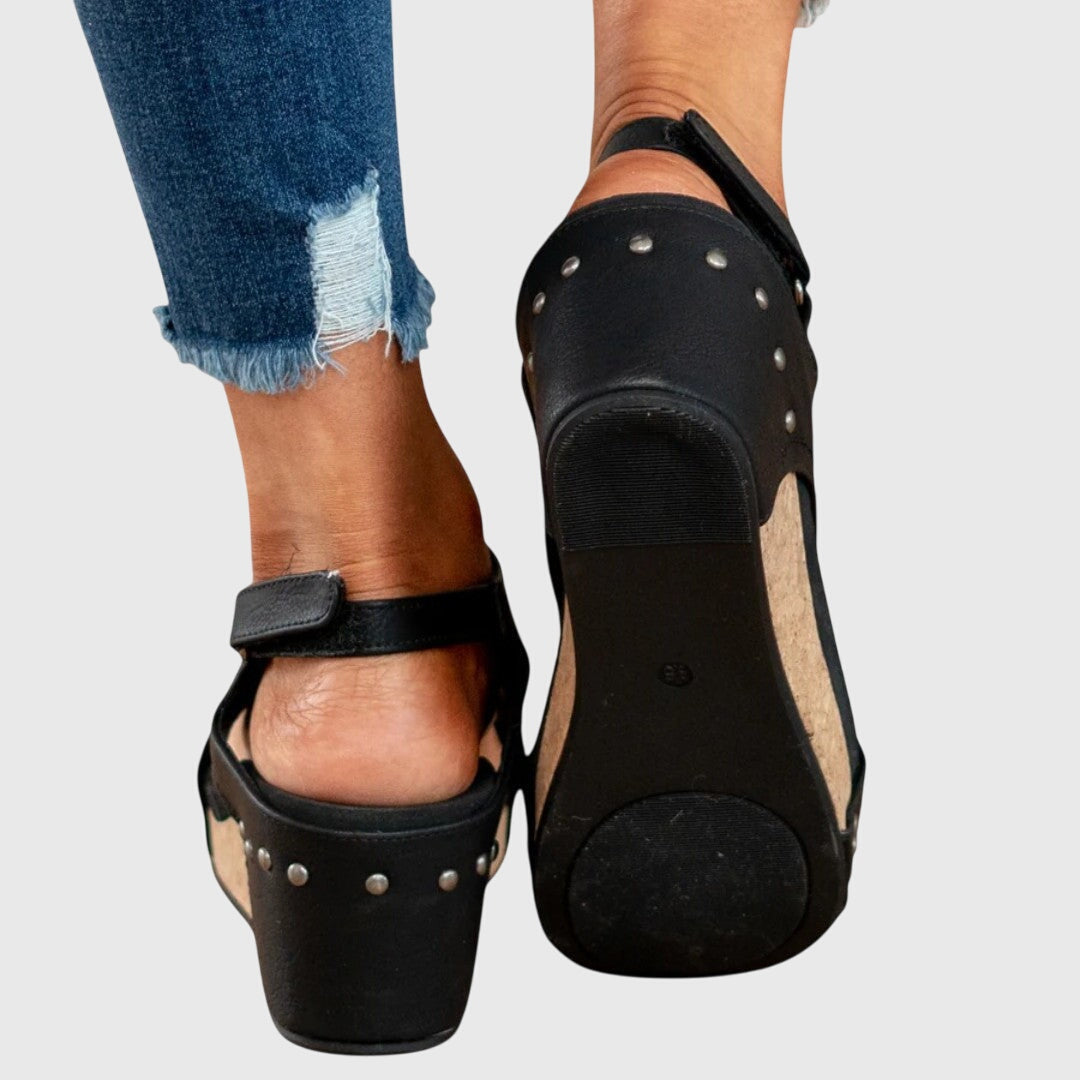 Vivienne Lacroix | Orthopedic Wedge Sandals in Taupe