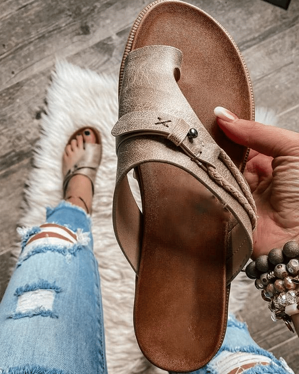 Séverine Fontaine | Flat Toe Ring Sandals in Black Boho Slide