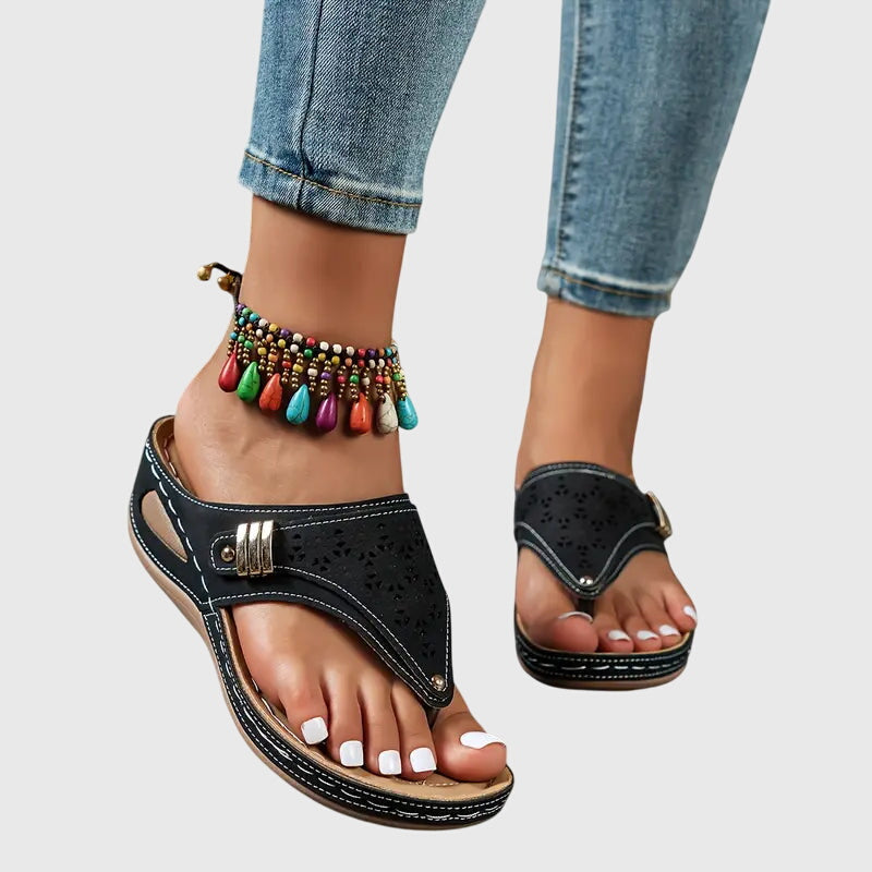 Clémentine Vosford | Orthopedic Wedge Flip Sandals in Taupe
