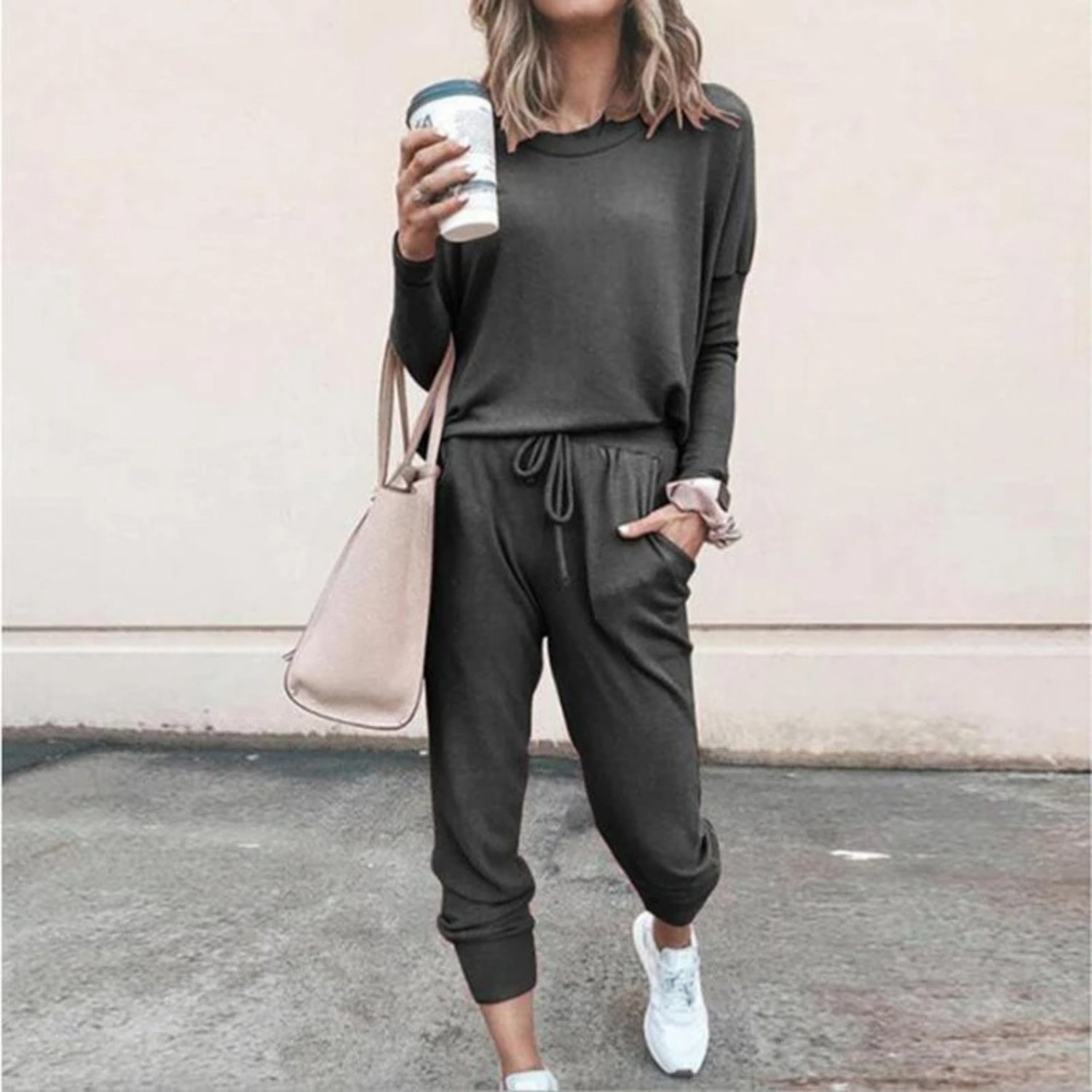 Ellisande Vaumont | Pink Relaxed Jogger Two-Piece Lounge Set