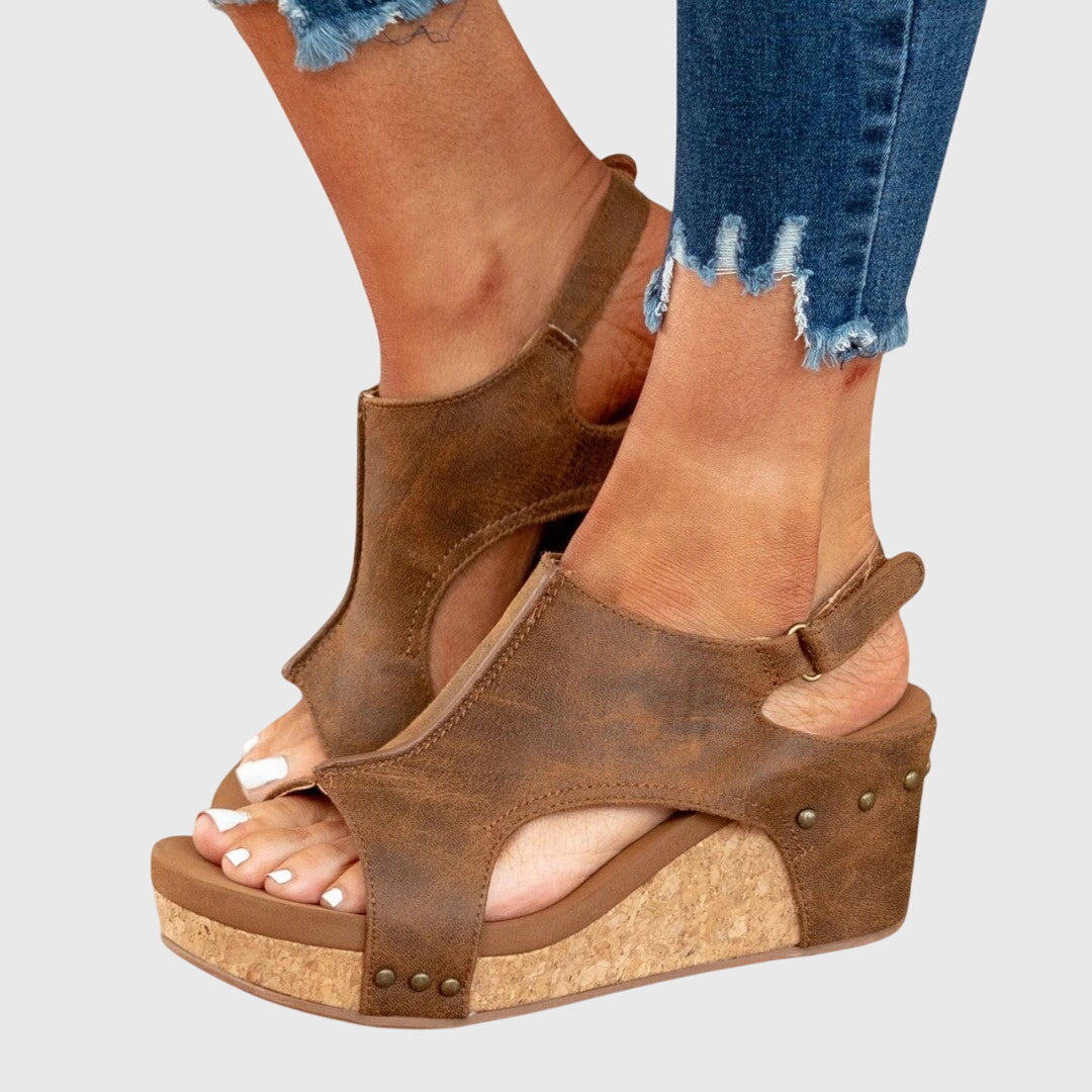 Vivienne Lacroix | Orthopedic Wedge Sandals in Taupe