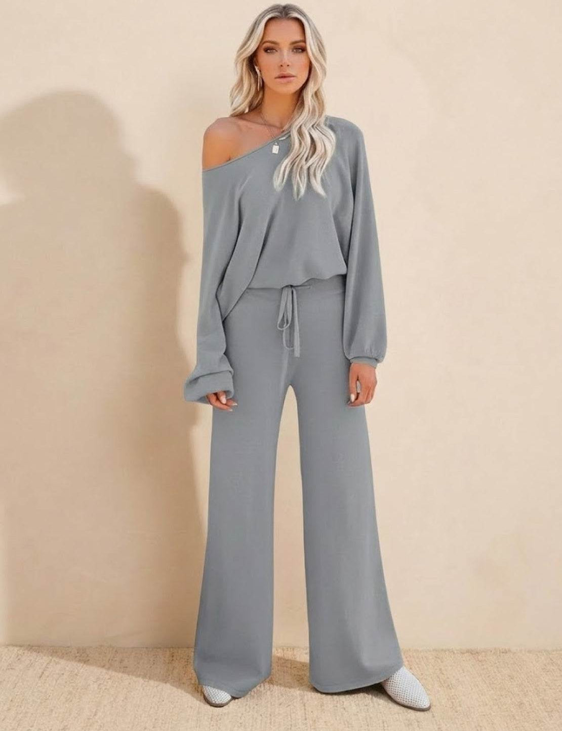 Elaine Vauclair | Cropped Sweatshirt & Wide-Leg Pants Lounge Set in Camel