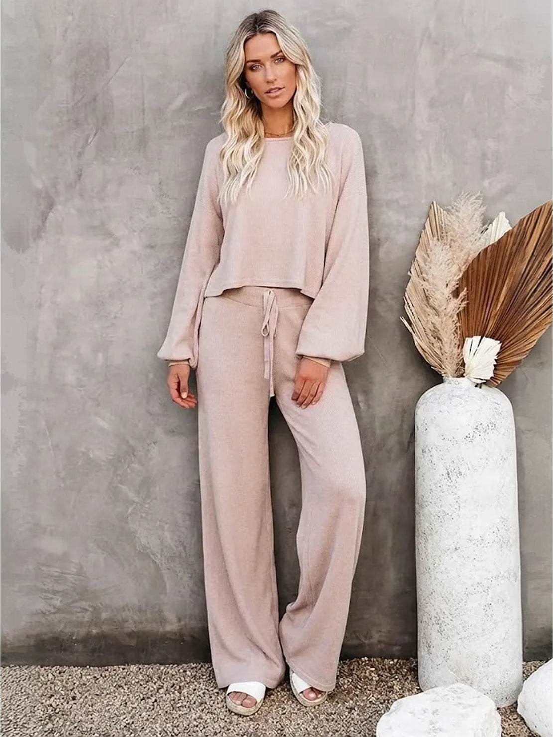 Elaine Vauclair | Cropped Sweatshirt & Wide-Leg Pants Lounge Set in Camel