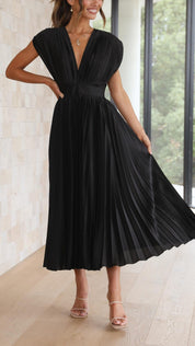 Viviana Chesterleigh | Rose Pleated V-Neck Midi Dress