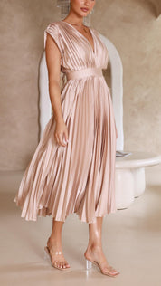 Viviana Chesterleigh | Rose Pleated V-Neck Midi Dress