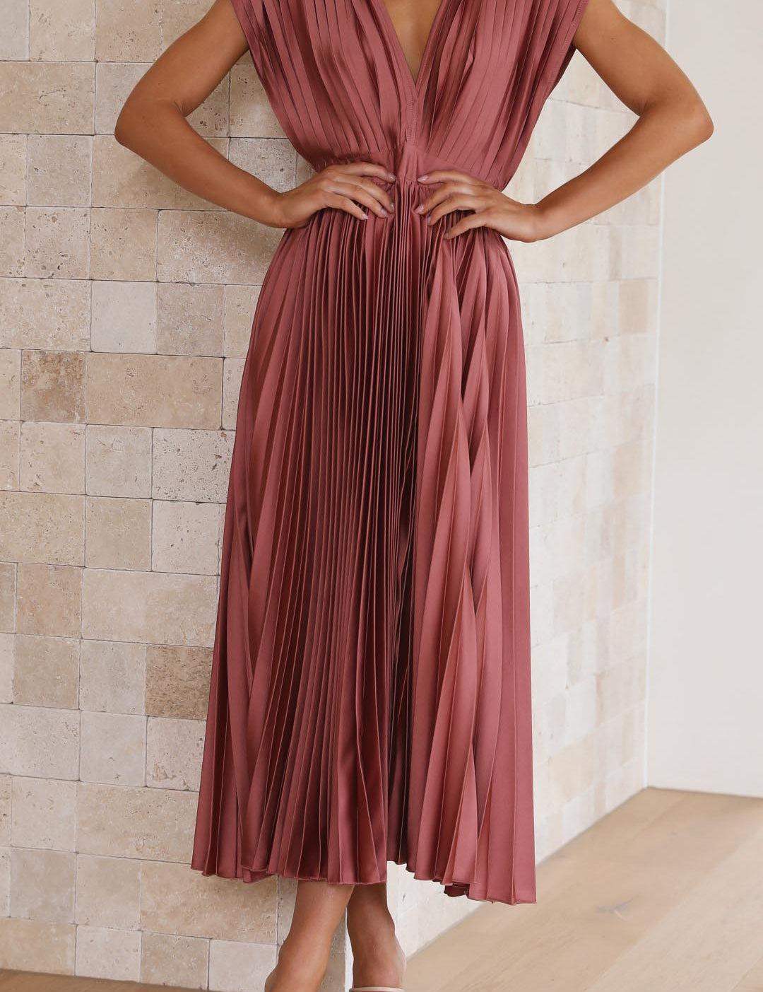 TH01422-Rose-Red_1_00b36f14-af80-4911-b2ac-6f885bcef4d5.jpg