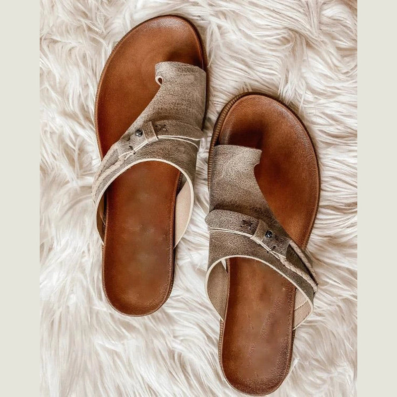 Séverine Fontaine | Flat Toe Ring Sandals in Black Boho Slide