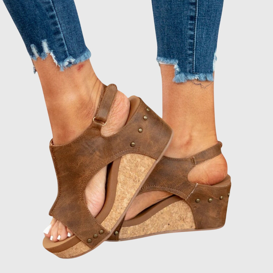 Vivienne Lacroix | Orthopedic Wedge Sandals in Taupe