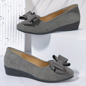 Amélie Tourneau | Black Bow Detail Suede Ballet Flats