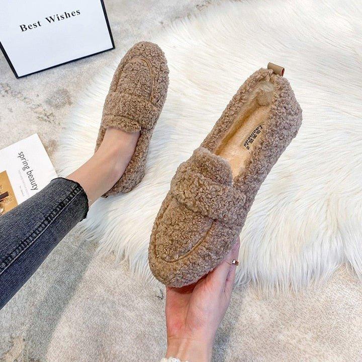 Elienne Voscraft | Plush Sherpa Moccasin Flats in Cream