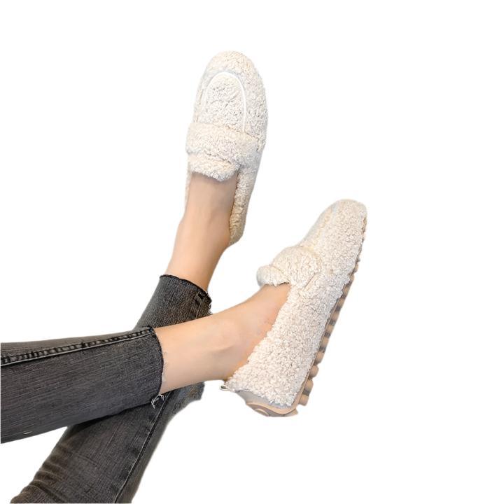 Elienne Voscraft | Plush Sherpa Moccasin Flats in Cream