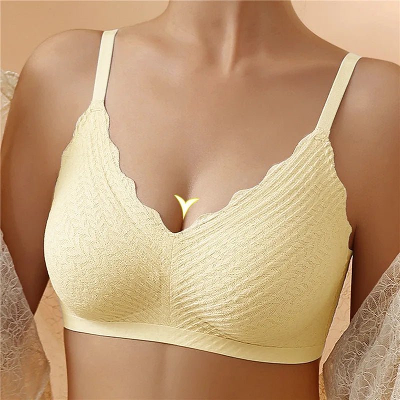 Clarisse Montvalois | Black Lace Wireless V-Neck Bra