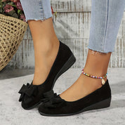 Amélie Tourneau | Black Bow Detail Suede Ballet Flats