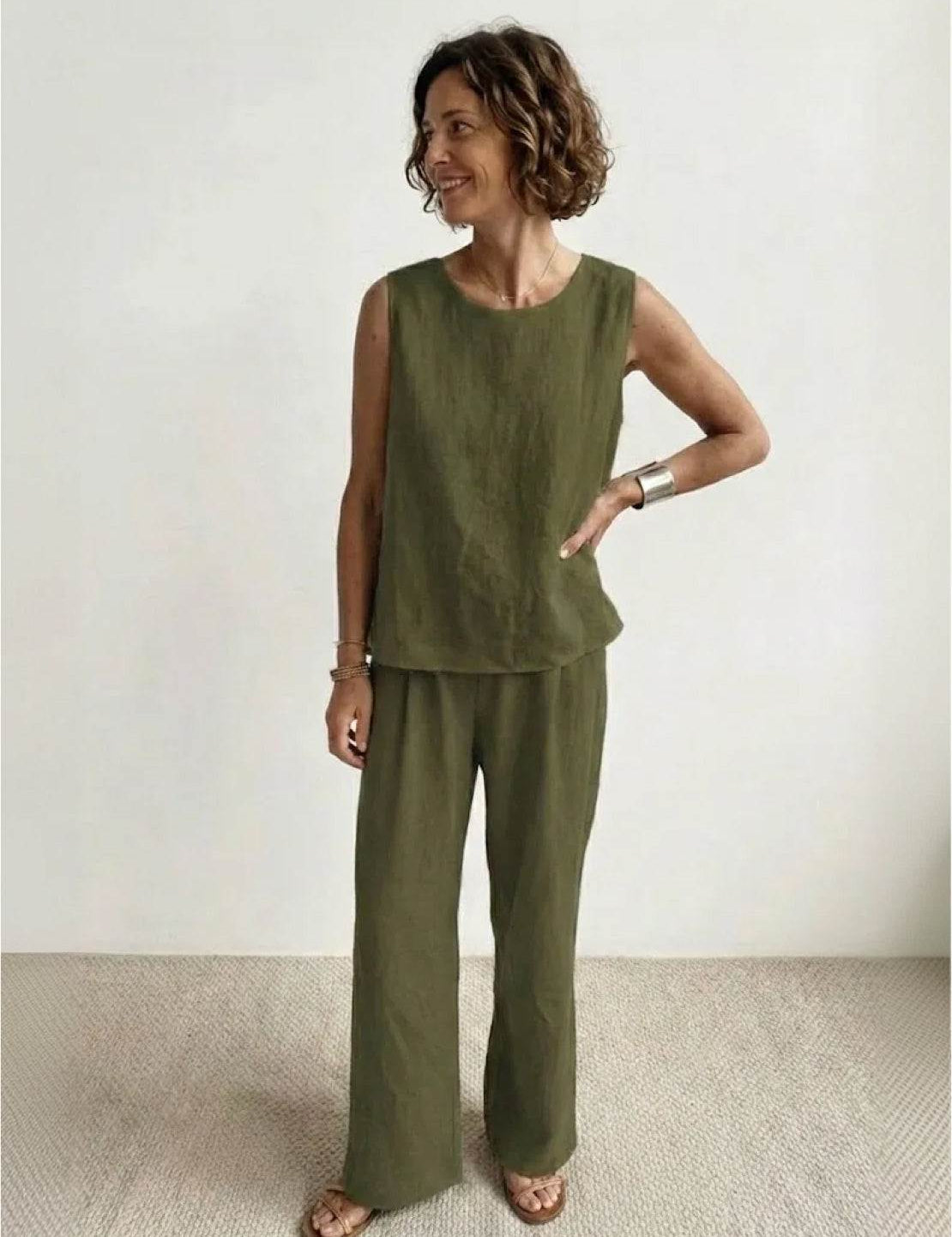 loose-solid-color-sleeveless-two-piece-set-01_0cb812dc-7e14-43b0-b6df-4469d4b2e41f.jpg