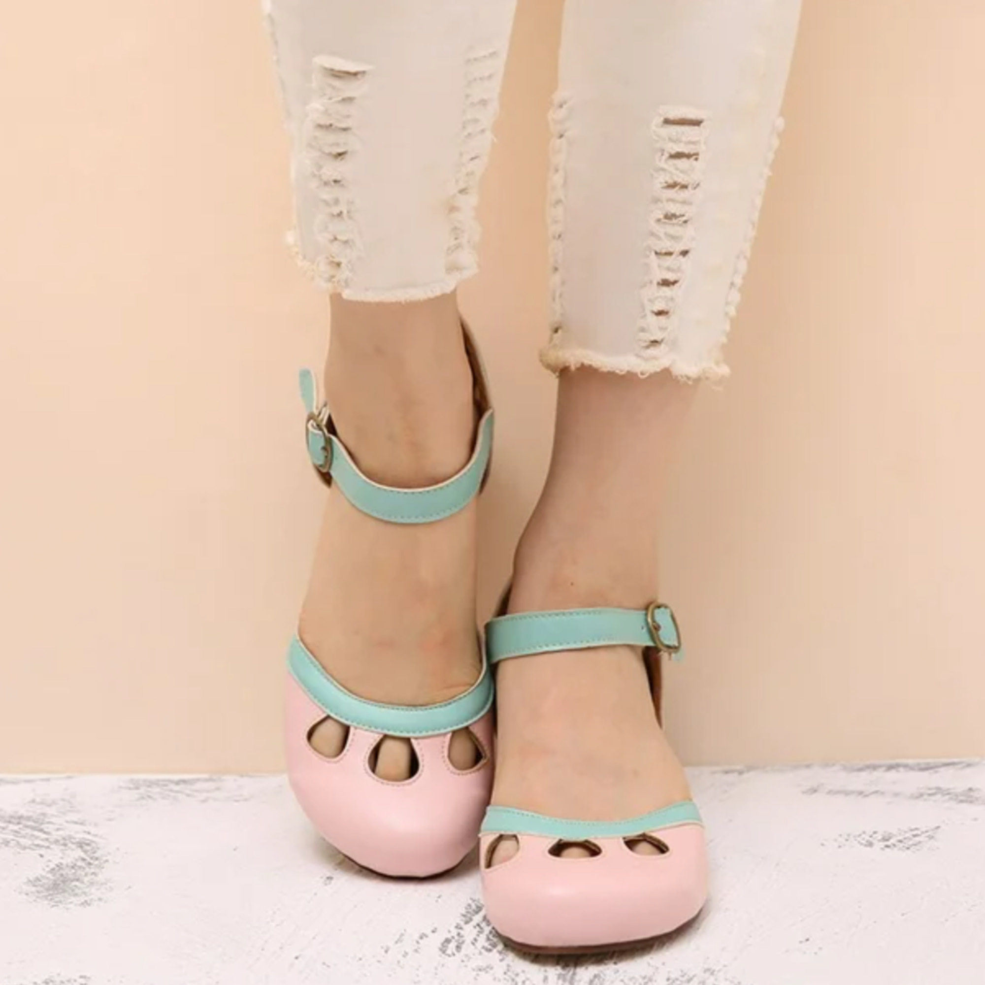 Cecile Morvannes | Green Orthopedic Low-Heeled Sandals for Women